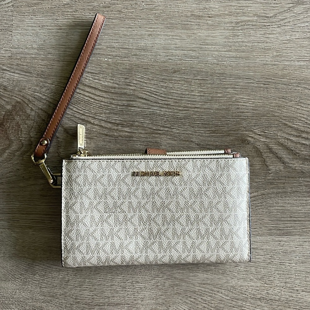 Michael Kors Jet Set Travel Double Zip Wristlet Signature (Vanilla/Dark Acorn)